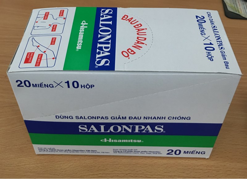 Cao dán Salonpas 20 miếng (H.to*10H.bé*2gói*10miếng) - Hisamitsu