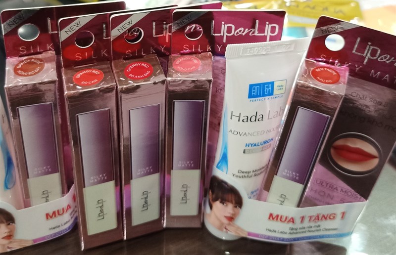 Son trang điểm đỏ anh đào, đỏ cam, hồng cam, nâu đỏ, hồng đỏ đất (Lip On Lip Silky Matte 2,2g) - Rohto 2