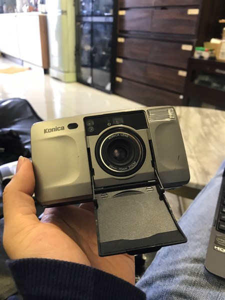 Konica big mini zoom TR - lỗi ko nhận film