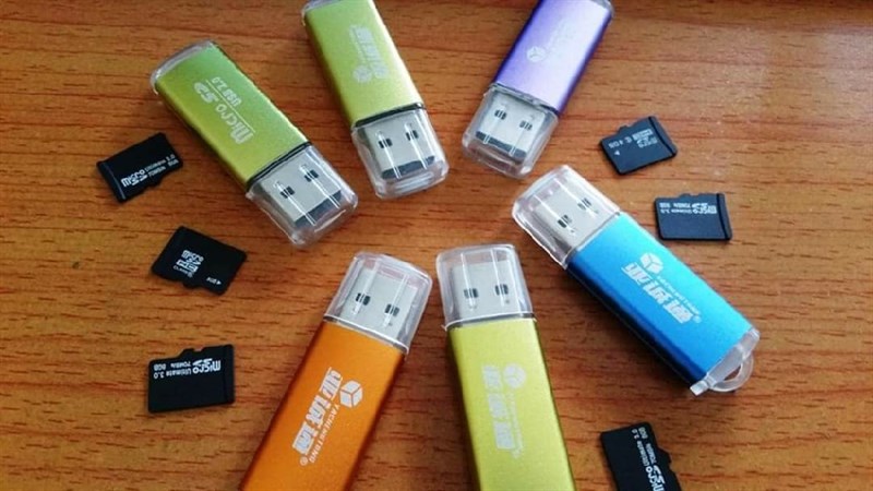 ĐỌC THẺ READER ALL IN ONE 2.0 TRONG SUỐT