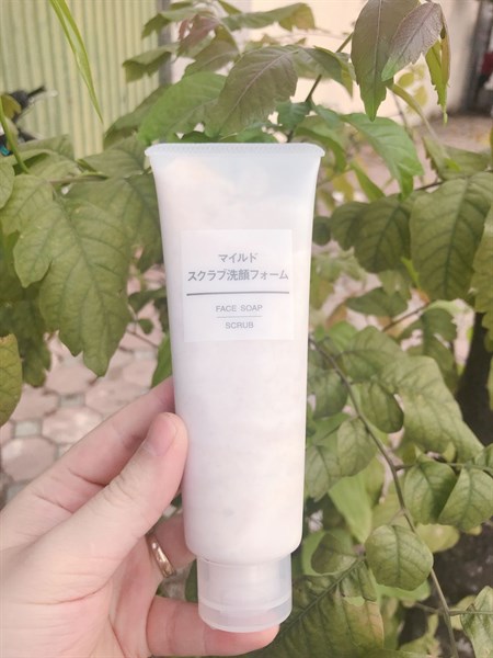 Sữa Rửa Mặt Tẩy Tế Bào Chết Muji Nhật Bản - 120gr