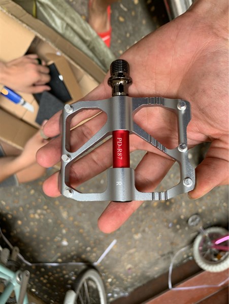 Pedal Promend R87 màu titan