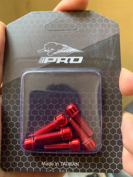Ốc stem M5x18mm màu đỏ made in Taiwan