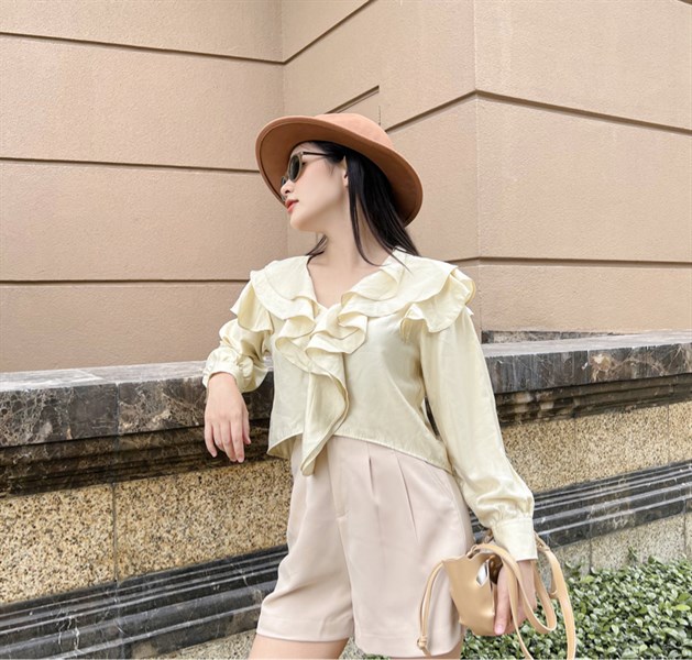 RUFFLE HEART BLOUSE
